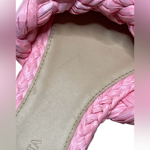 Bottega Veneta Pink Raffia Stretch Flat Sandals in Blossom Size 36 / US 6 - Picture 4 of 14